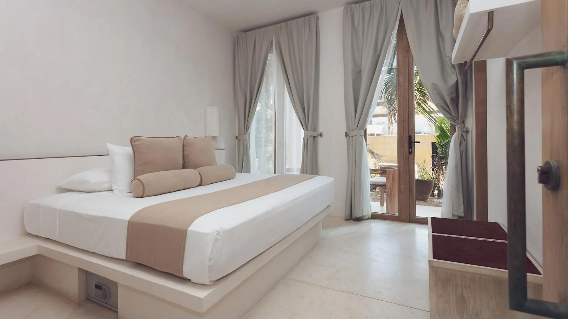 Suites Panamera Tulum 4*,